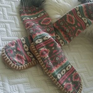 NWOT Cozy MukLuks Sweater Slipper Socks